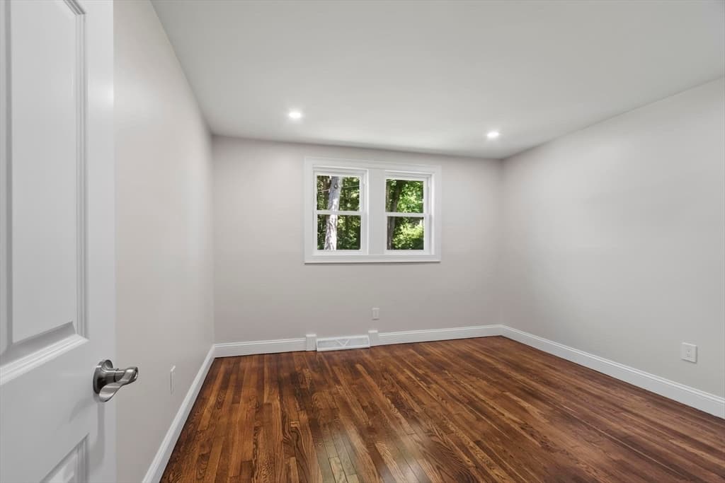 Single Family Residence at 62 Queensland Rd, Billerica MA 01862, photo 11 of 38