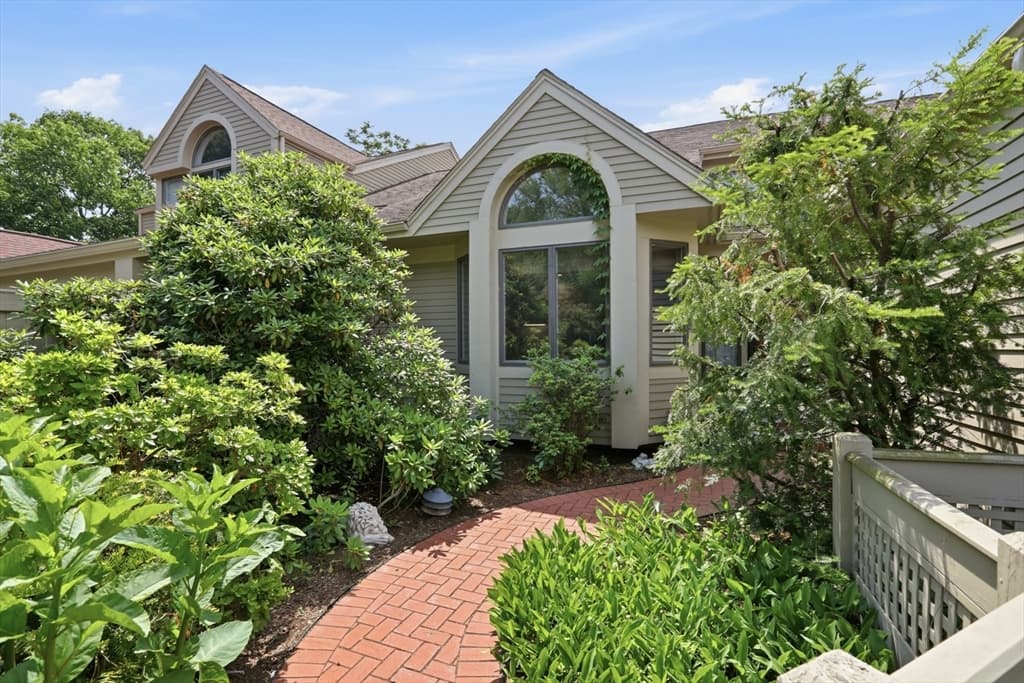 Condominium at 7 Wainwright Road # 47, Winchester MA 01890, photo 2 of 32