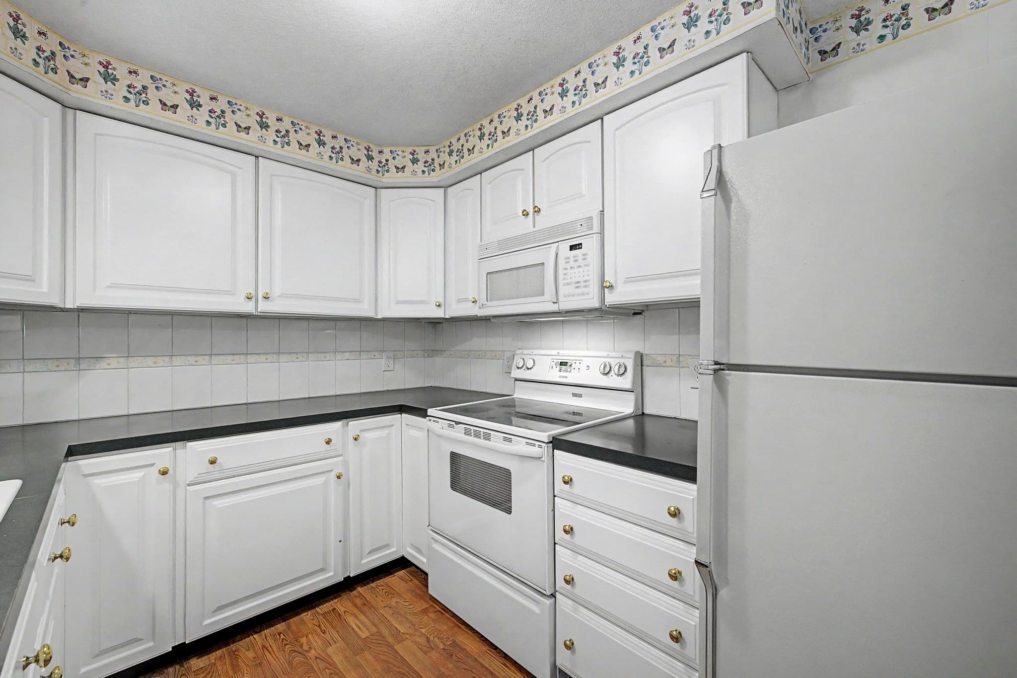 Single Family Residence at 54 Portland St, Holyoke MA 01040, Holyoke, photo 7 of 21