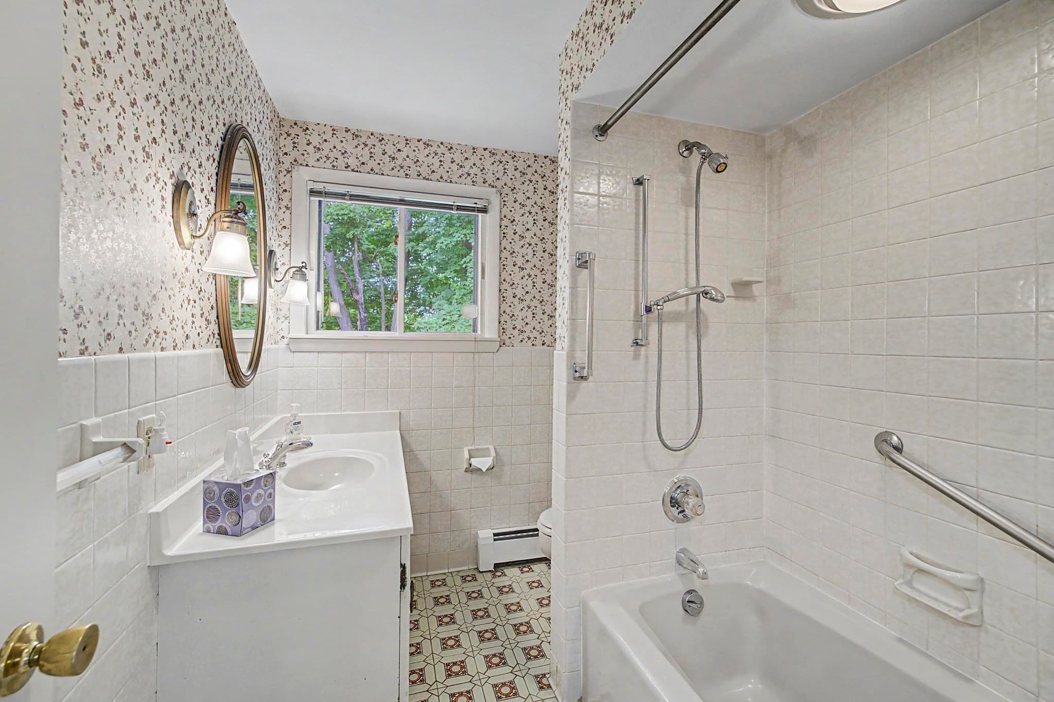 Single Family Residence at 54 Portland St, Holyoke MA 01040, Holyoke, photo 9 of 21