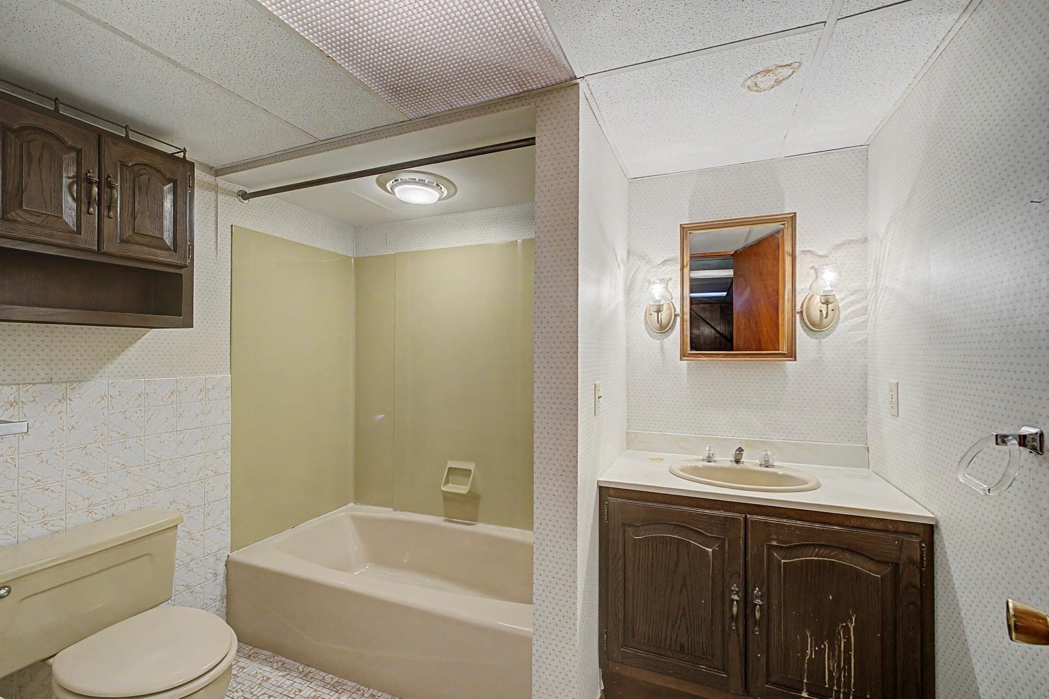Single Family Residence at 54 Portland St, Holyoke MA 01040, Holyoke, photo 14 of 21