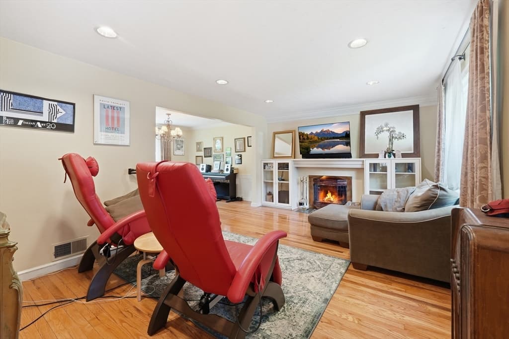 Single Family Residence at 13 Stagg Dr, Natick MA 01760, Natick, photo 4 of 41