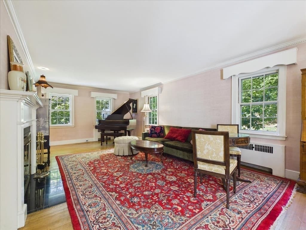 390 Marsh St, Belmont MA 02478 photo 5