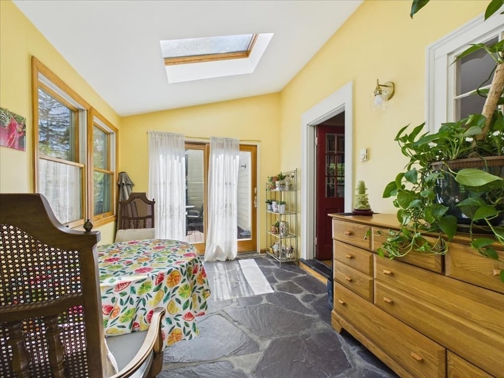 390 Marsh St, Belmont MA 02478 photo 9