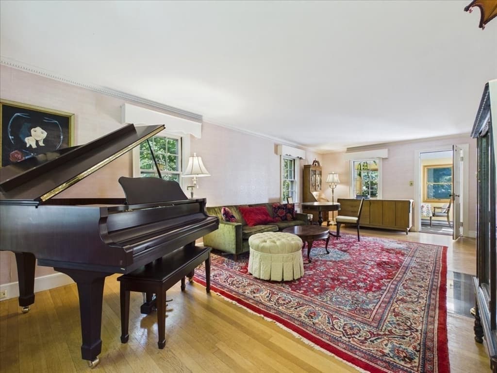 390 Marsh St, Belmont MA 02478 photo 4