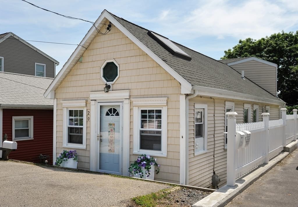 20 Hillside Rd, Hull MA 02045