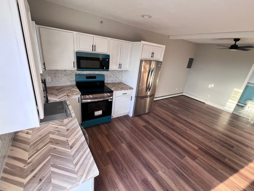 Condominium at 131 Stewart # 3B, Fall River MA 02720, photo 3 of 20