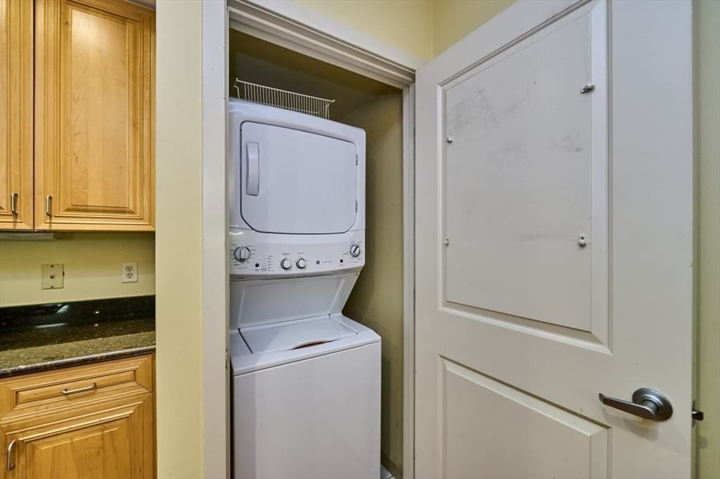 Condominium at 175 Cottage St # 504, Chelsea MA 02150, Chelsea, photo 27 of 31