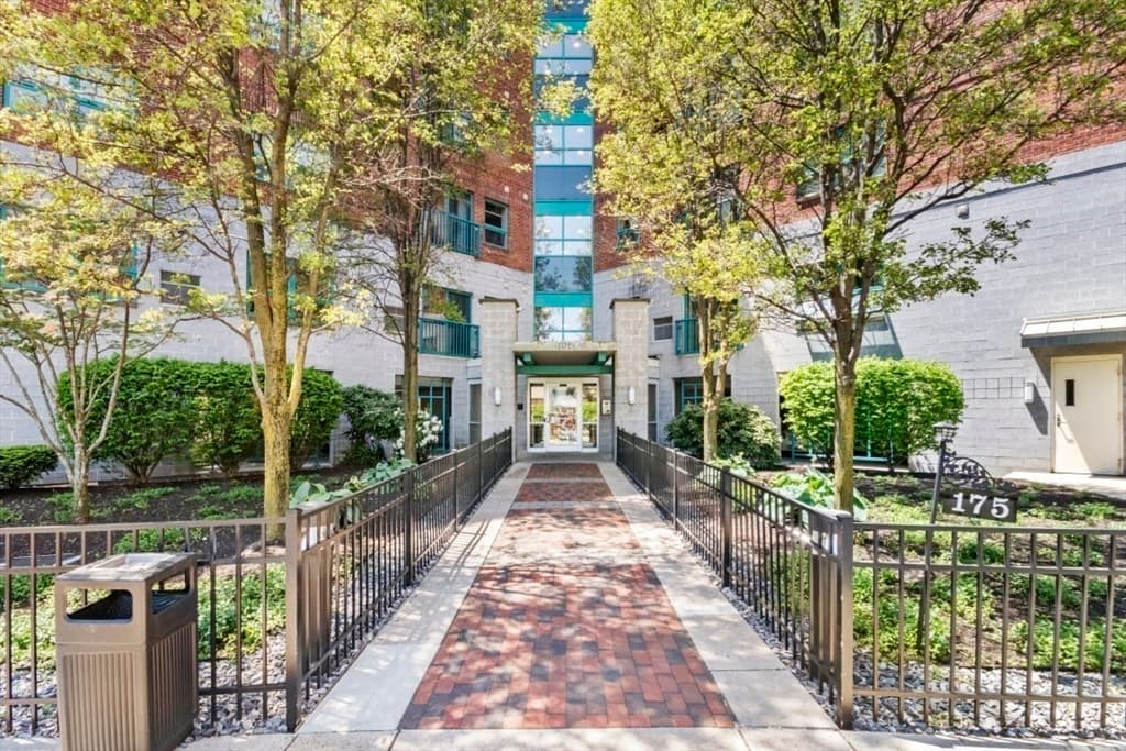 Condominium at 175 Cottage St # 504, Chelsea MA 02150, Chelsea, photo 2 of 31