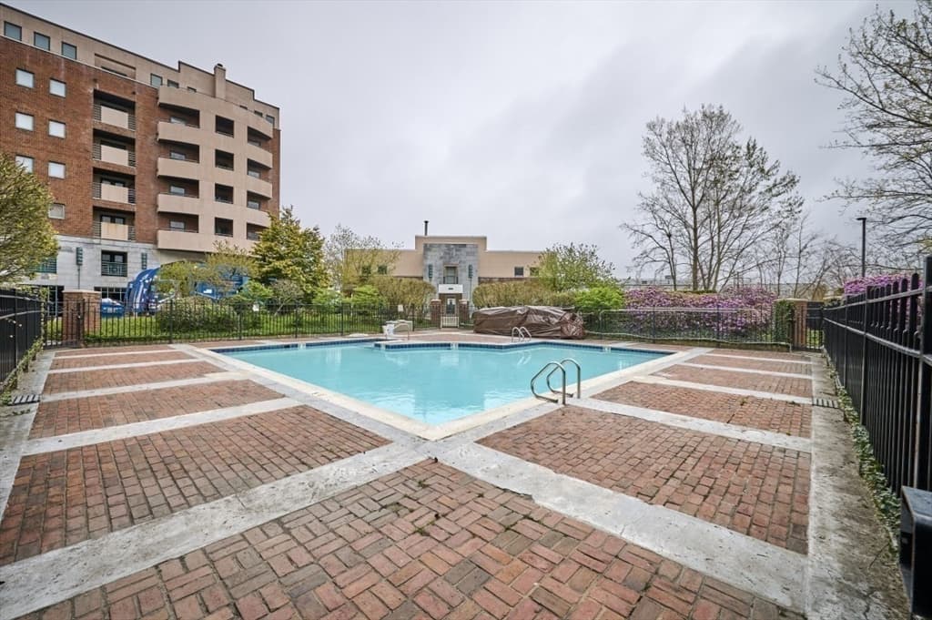 Condominium at 175 Cottage St # 504, Chelsea MA 02150, Chelsea, photo 5 of 31