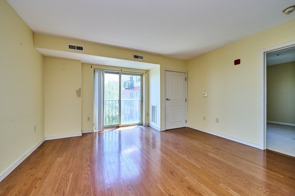 Condominium at 175 Cottage St # 504, Chelsea MA 02150, Chelsea, photo 11 of 31