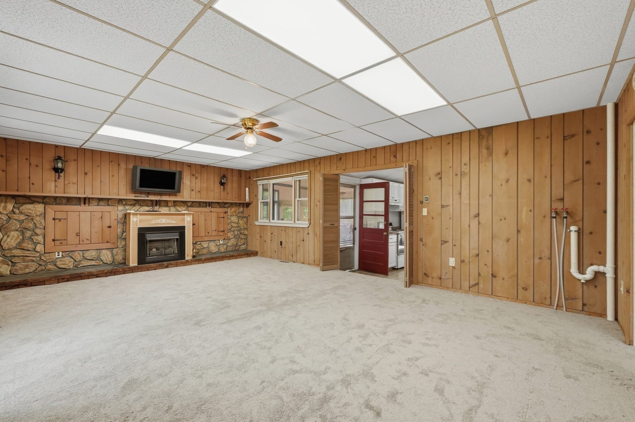 Single Family Residence at 272 Glen Charlie Rd, Wareham MA 02538, photo 9 of 39