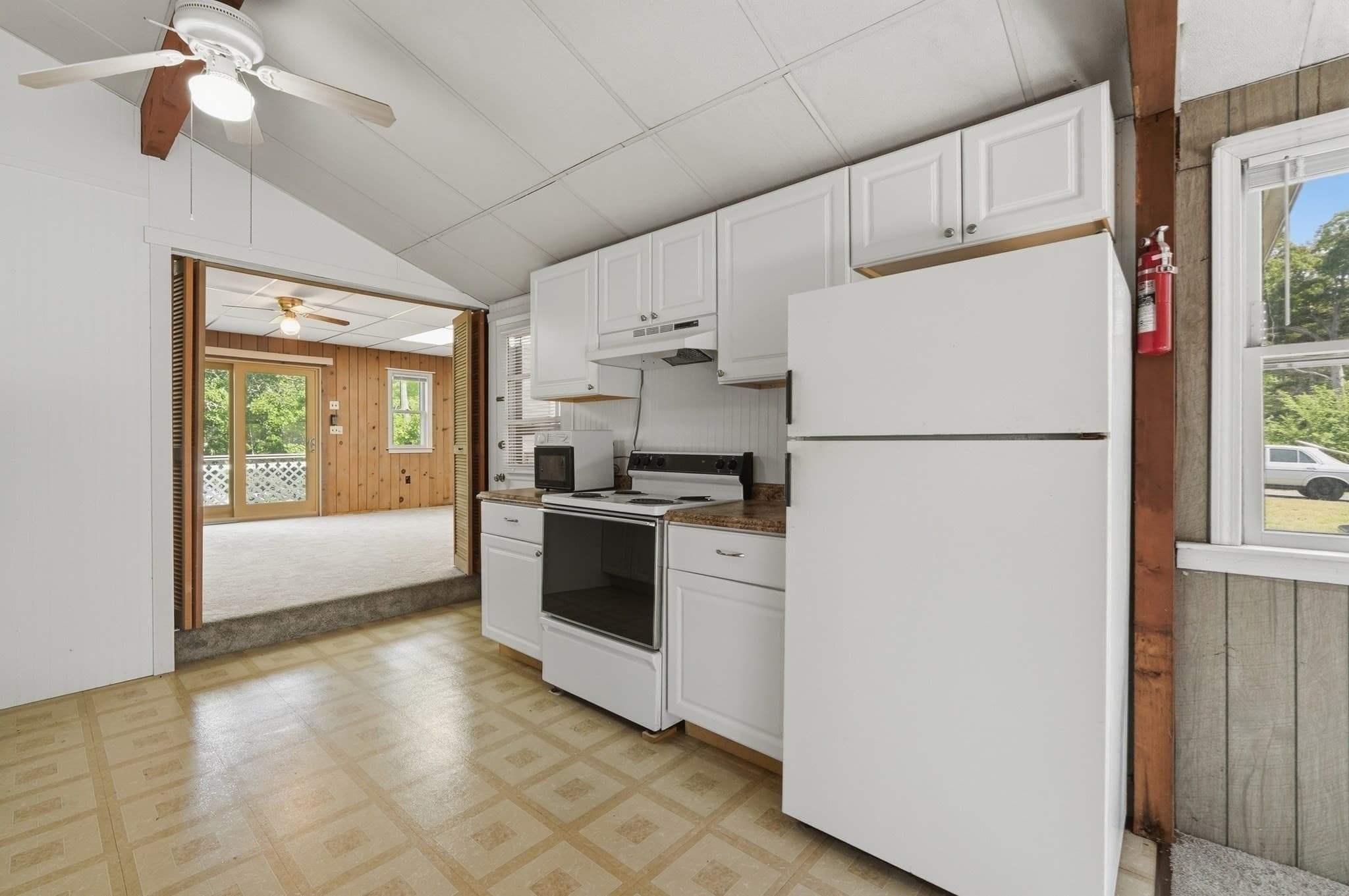 Single Family Residence at 272 Glen Charlie Rd, Wareham MA 02538, photo 14 of 39