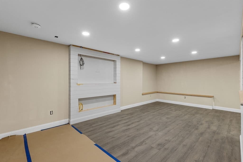 Single Family Residence at 41 Little John Rd, Falmouth MA 02536, photo 23 of 34