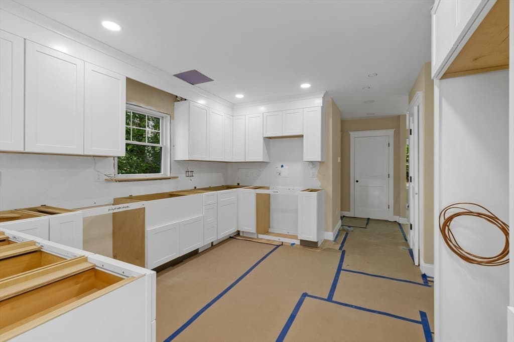 Single Family Residence at 41 Little John Rd, Falmouth MA 02536, photo 13 of 34