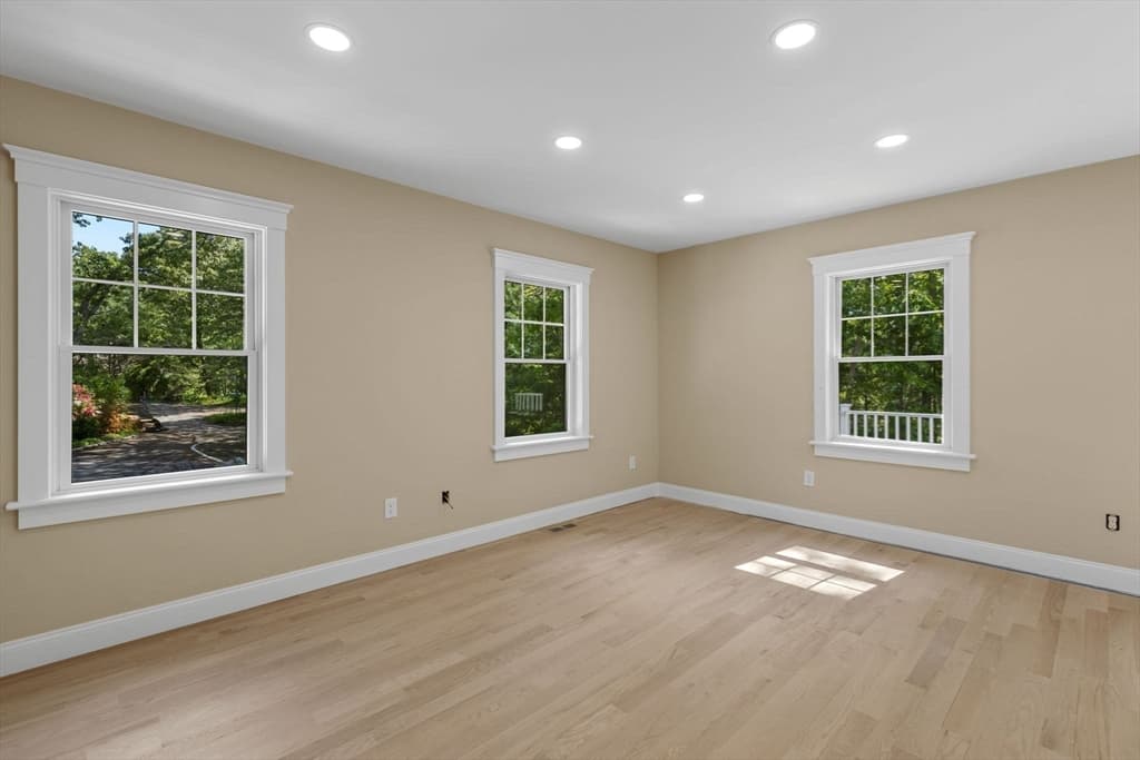 Single Family Residence at 41 Little John Rd, Falmouth MA 02536, photo 7 of 34