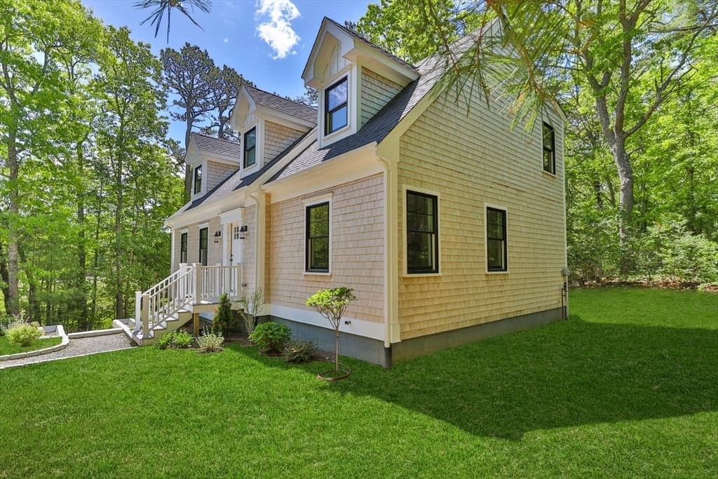 Single Family Residence at 41 Little John Rd, Falmouth MA 02536, photo 3 of 34
