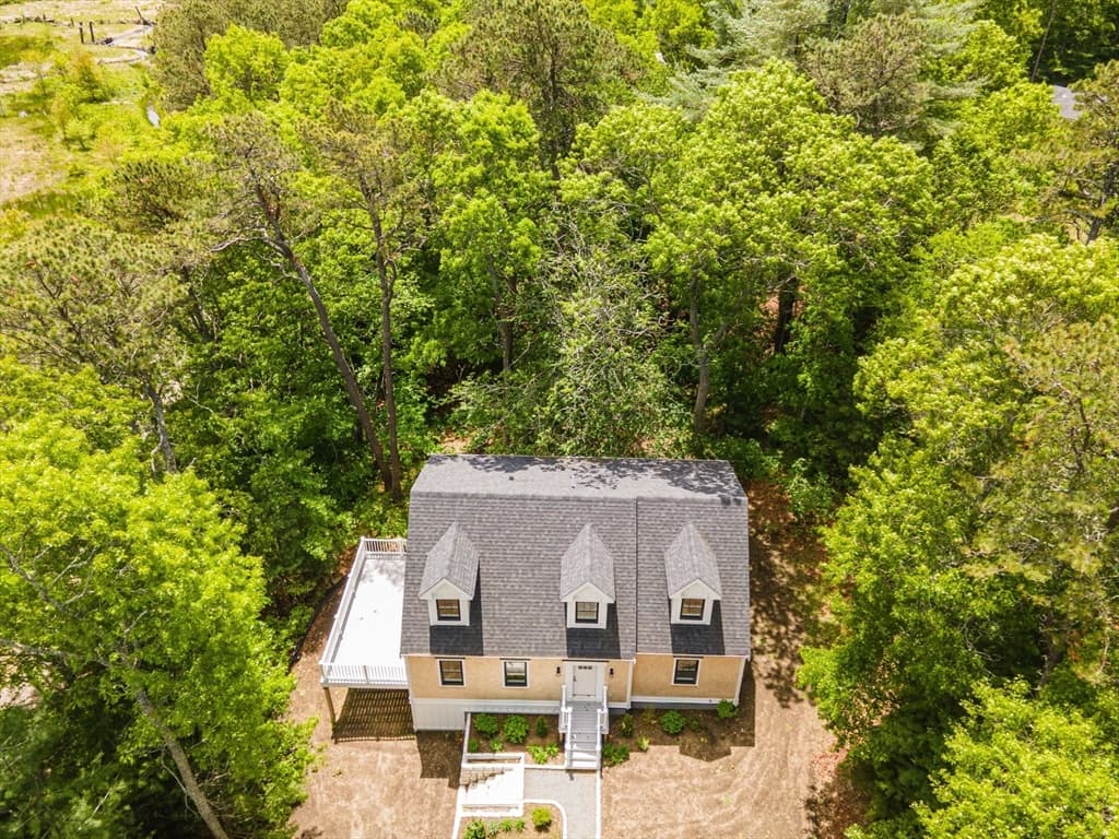 Single Family Residence at 41 Little John Rd, Falmouth MA 02536, photo 28 of 34