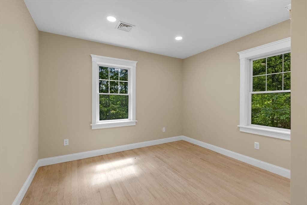 Single Family Residence at 41 Little John Rd, Falmouth MA 02536, photo 18 of 34