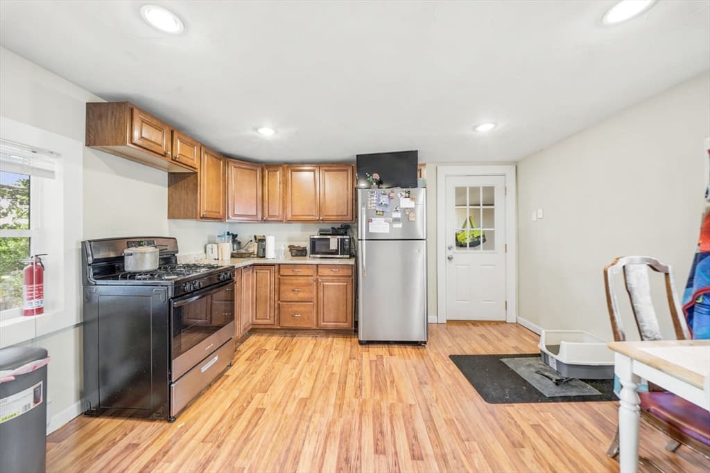 2 Family - 2 Units Up/Down at 14-16 Moore St, Quincy MA 02169, Quincy, photo 18 of 39