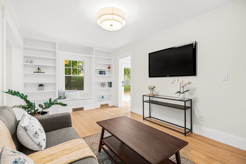 Single Family Residence at 9 Brookside Place, Winchester MA 01890, photo 7 of 41