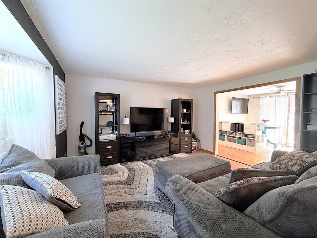 Single Family Residence at 23 Bellstone Dr, Bellingham MA 02019, Bellingham, photo 17 of 36