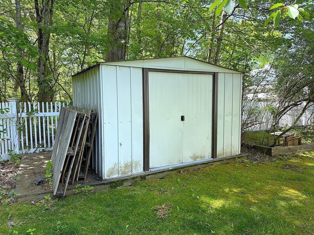 Single Family Residence at 23 Bellstone Dr, Bellingham MA 02019, Bellingham, photo 34 of 36