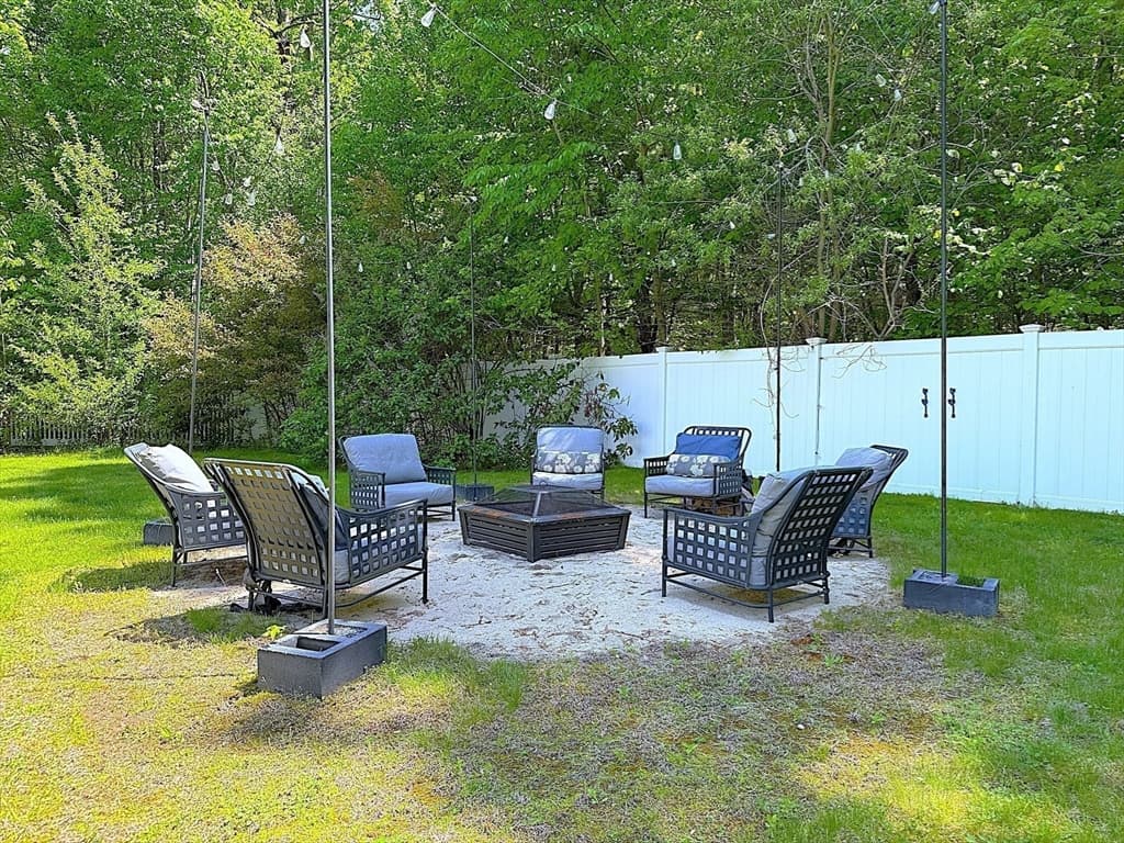 Single Family Residence at 23 Bellstone Dr, Bellingham MA 02019, Bellingham, photo 33 of 36
