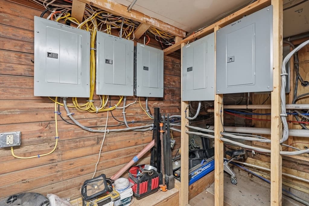 4 Family - 4 Units Up/Down at 166 Mechanic St, Southbridge MA 01550, Southbridge, photo 23 of 42