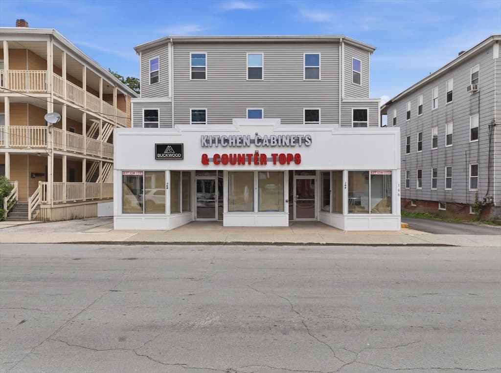 4 Family - 4 Units Up/Down at 166 Mechanic St, Southbridge MA 01550, Southbridge, photo 2 of 42
