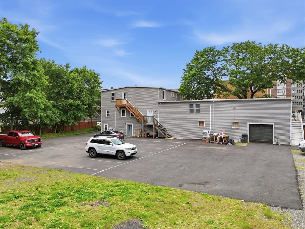 4 Family - 4 Units Up/Down at 166 Mechanic St, Southbridge MA 01550, Southbridge, photo 5 of 42