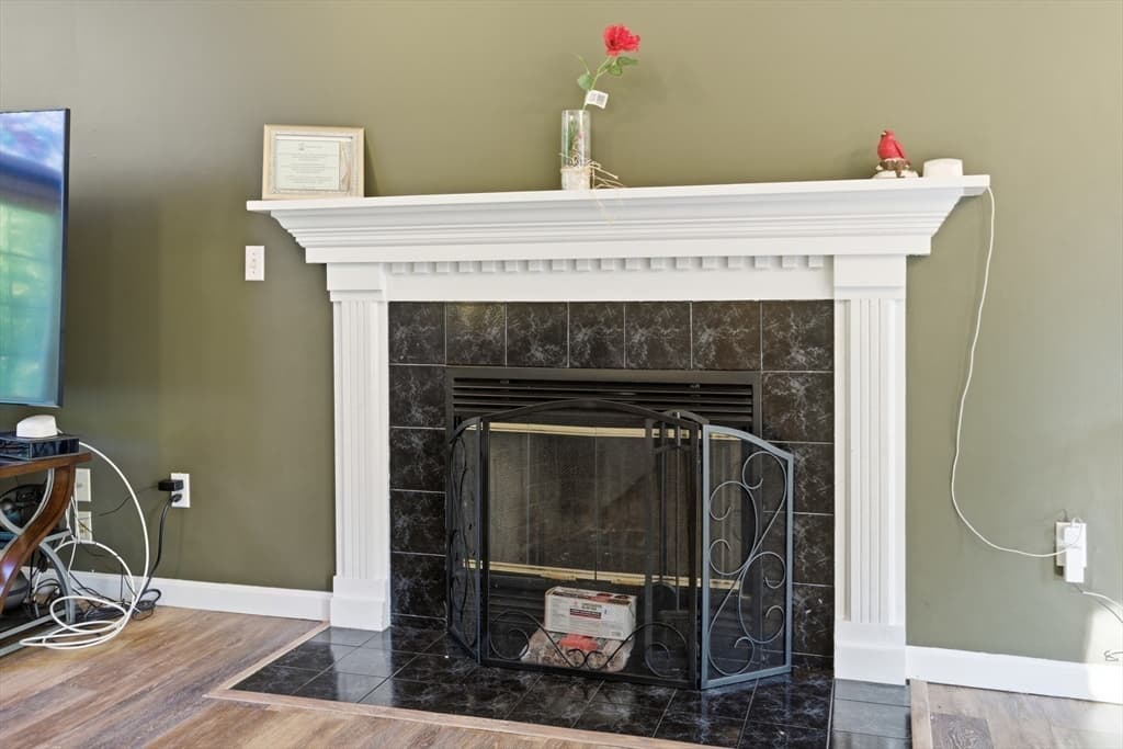 37 Moreland Green Dr, Worcester MA 01609 photo 6
