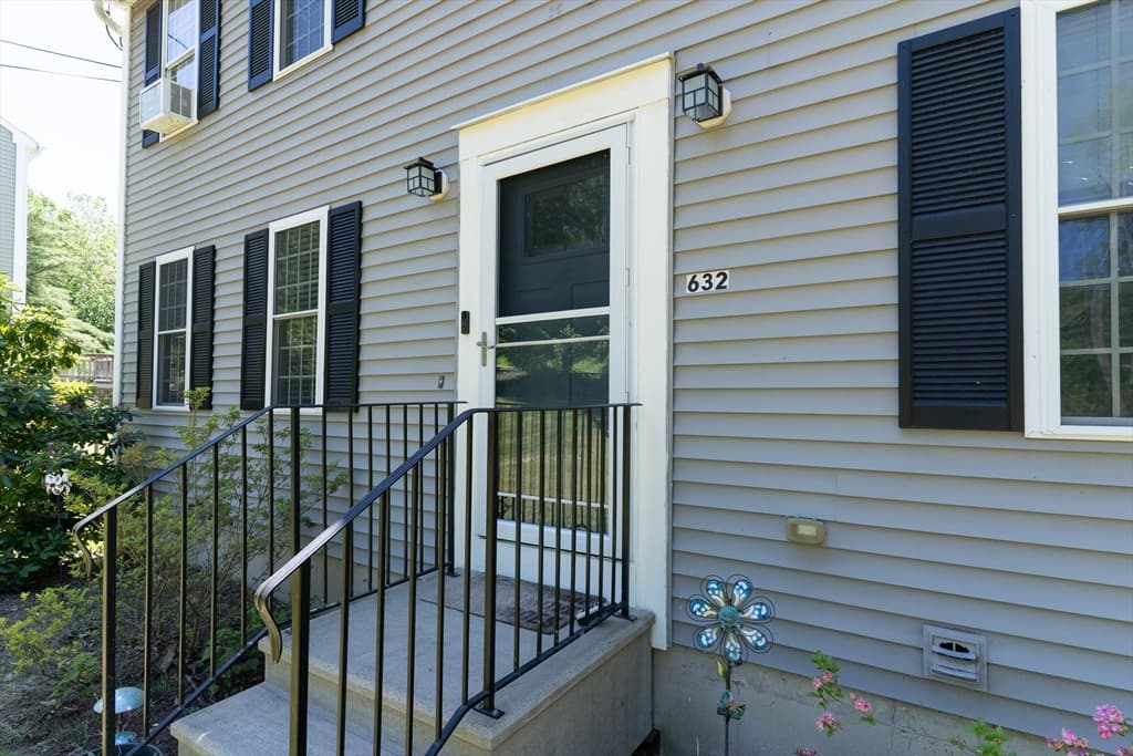 Single Family Residence at 632 Southbridge Road, Warren MA 01083, Warren, photo 3 of 25