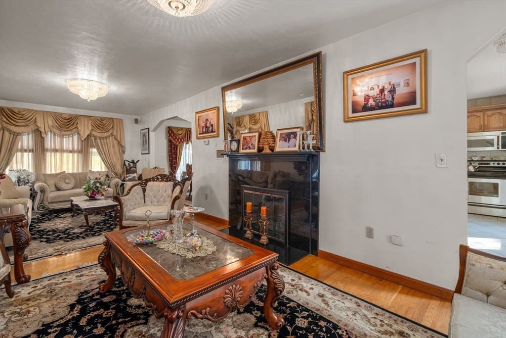 20 Berkmans St, Worcester MA 01602 photo 5