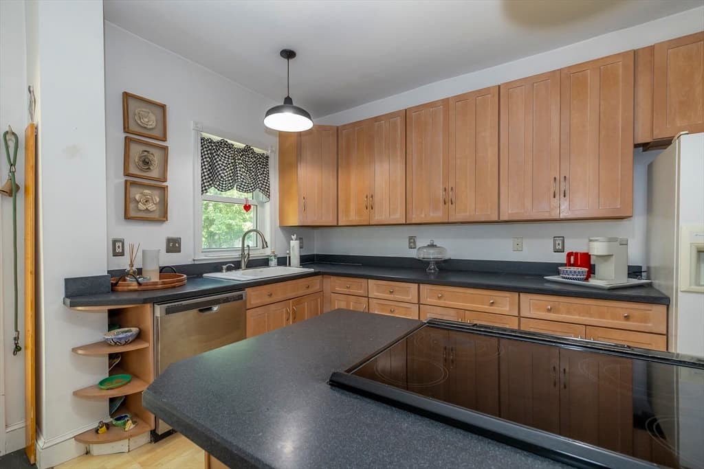 Condominium at 58 Maple Ave # 58, Andover MA 01810, Andover, photo 21 of 29