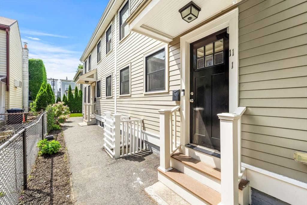 11 8th # 1, Cambridge MA 02141