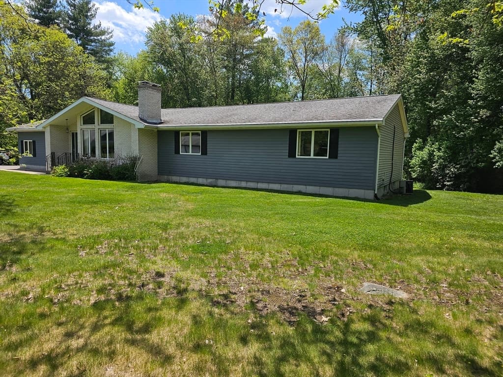 80 Elizabeth Dr, Ludlow MA 01056 photo 3