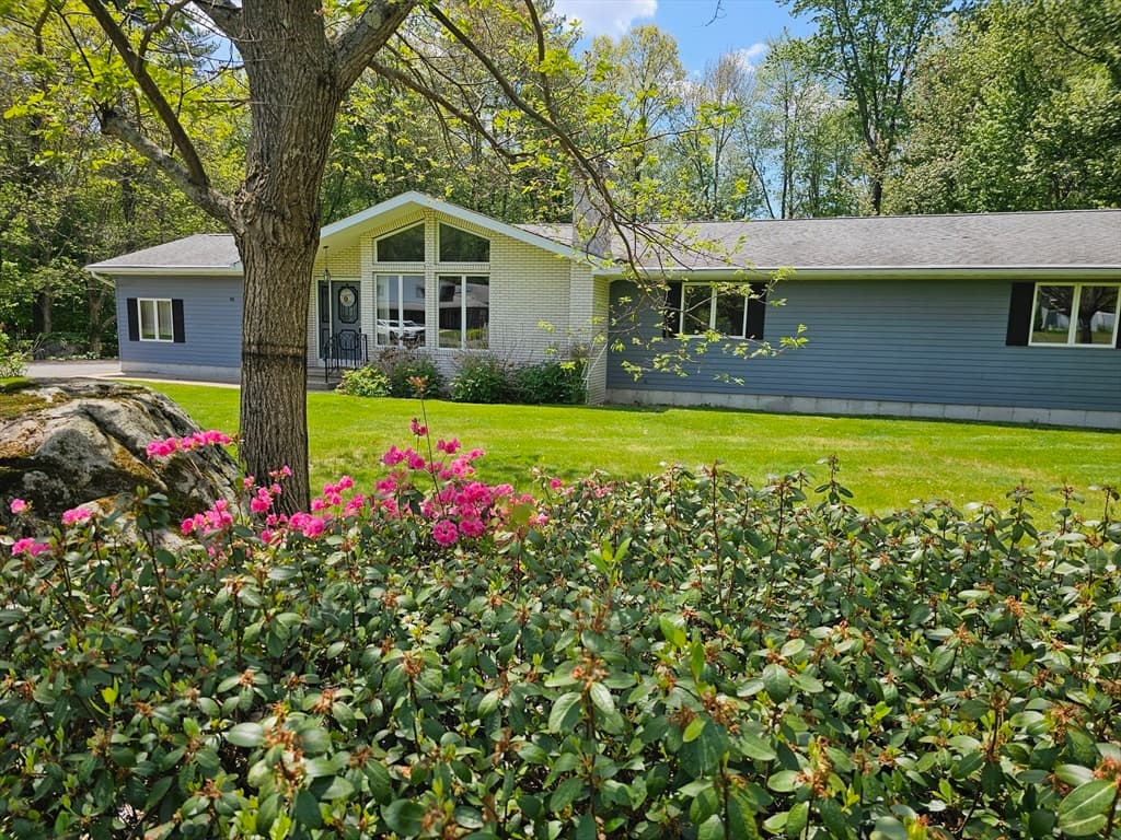 80 Elizabeth Dr, Ludlow MA 01056