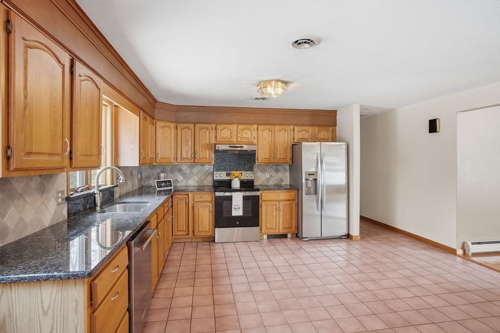 80 Elizabeth Dr, Ludlow MA 01056 photo 15