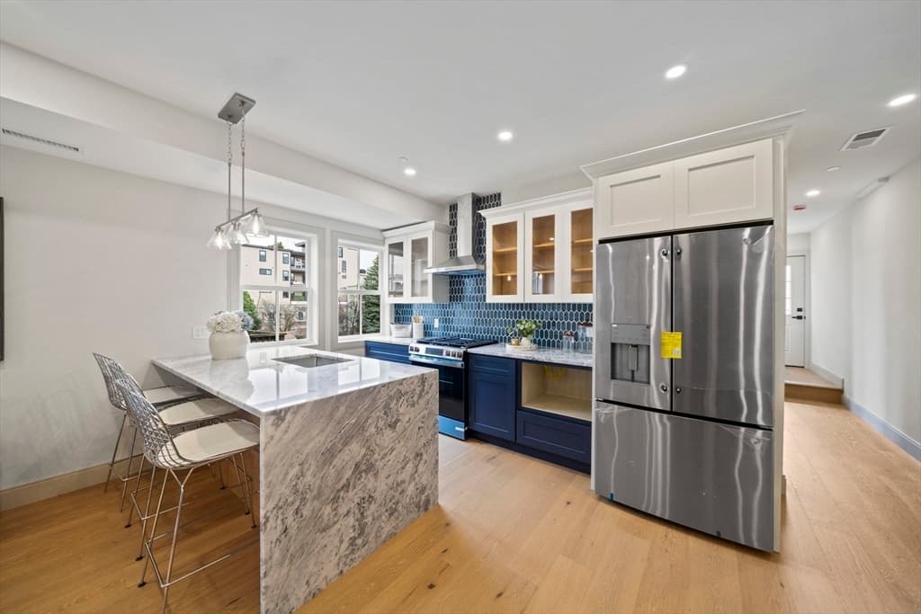 Condominium at 273 Havre # 3, Boston MA 02128, photo 5 of 13
