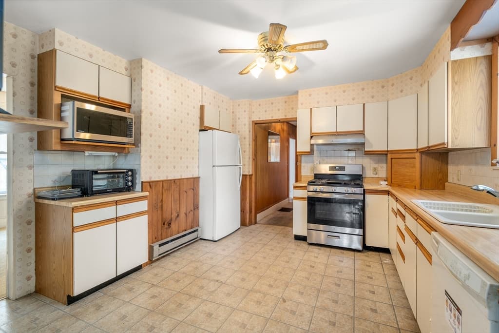 Single Family Residence at 25 Curve St, Newton MA 02465, photo 16 of 40