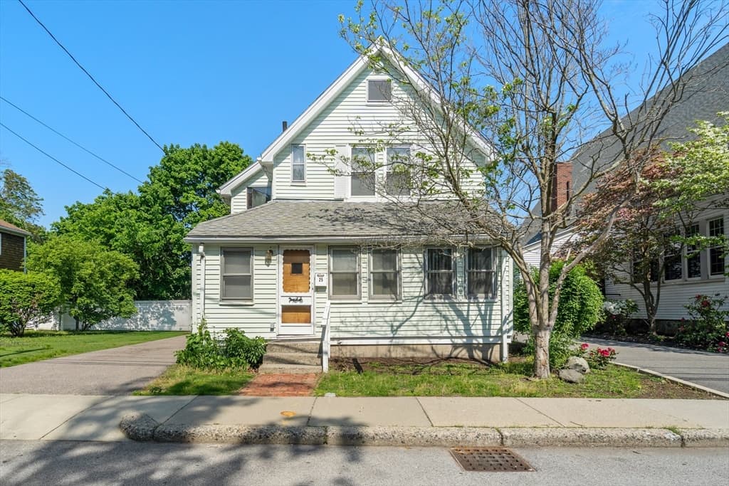 25 Curve St, Newton MA 02465