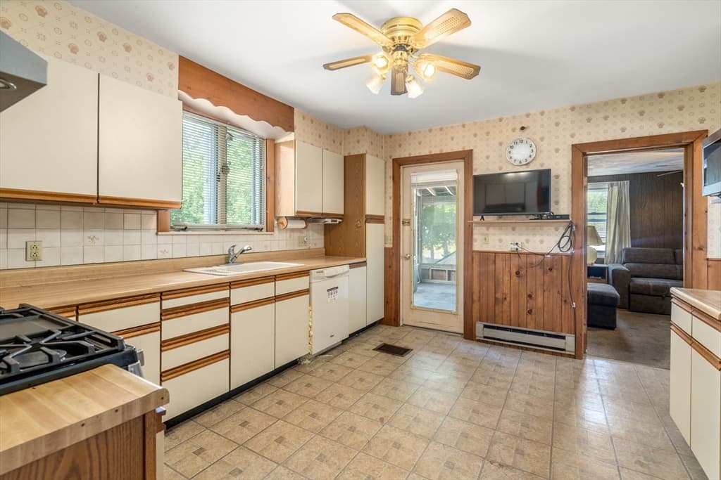 Single Family Residence at 25 Curve St, Newton MA 02465, photo 18 of 40