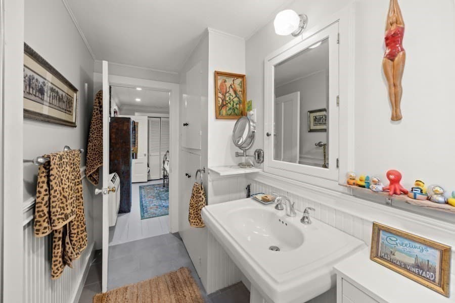 Single Family Residence at 29 Jernegan Ave, Edgartown MA 02539, Edgartown, photo 18 of 42