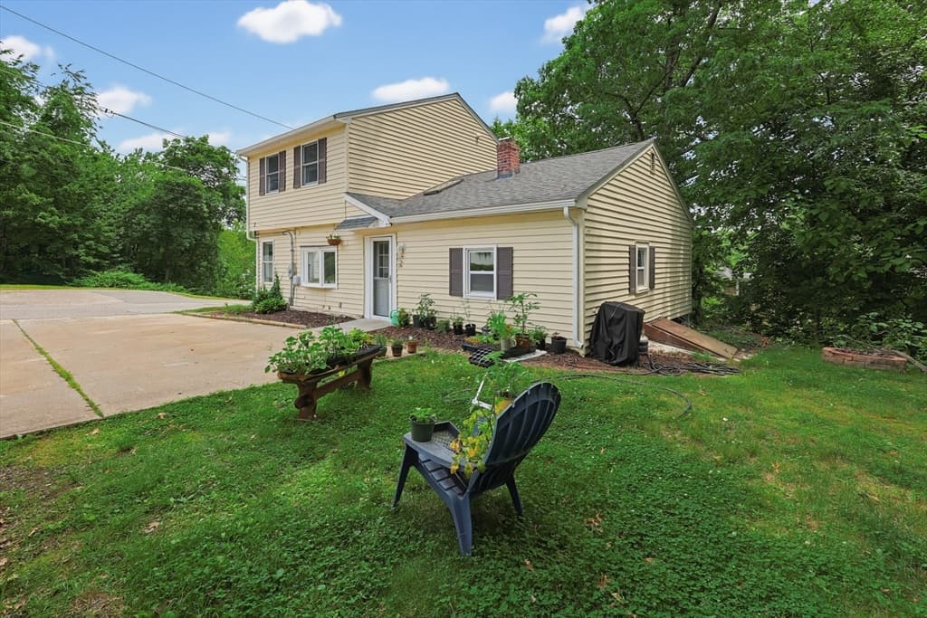 11 3rd Ave, Chelmsford MA 01863
