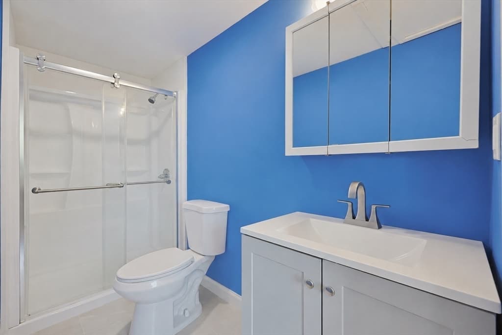 Single Family Residence at 11 3rd Ave, Chelmsford MA 01863, photo 10 of 13