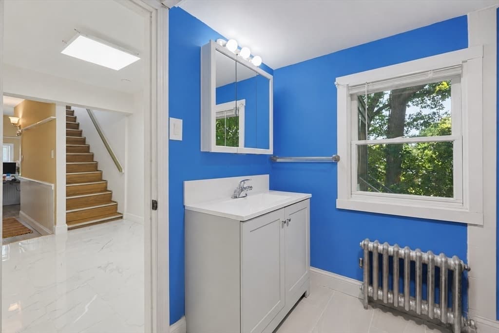 Single Family Residence at 11 3rd Ave, Chelmsford MA 01863, photo 11 of 13