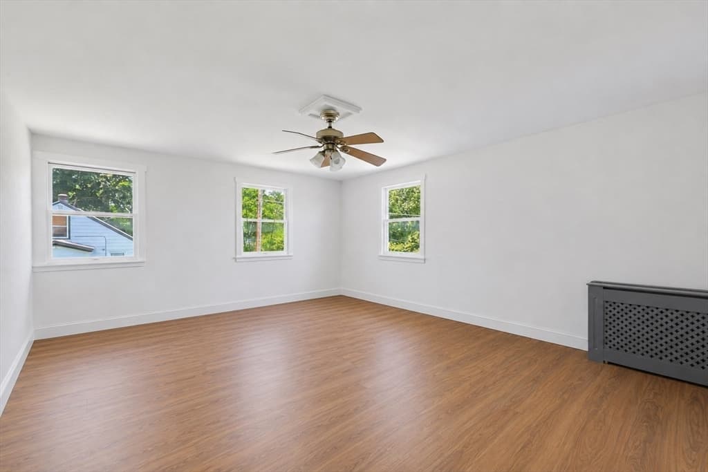 Single Family Residence at 11 3rd Ave, Chelmsford MA 01863, photo 8 of 13