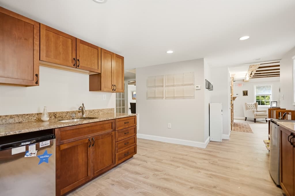 75 Essex St, Andover MA 01810 photo 12