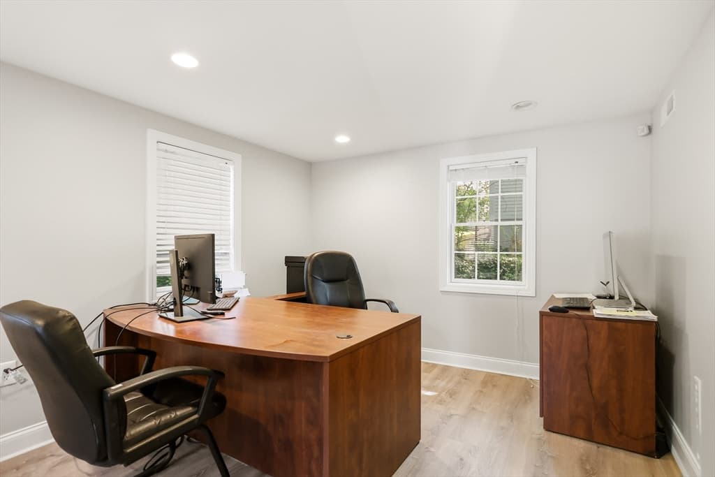 75 Essex St, Andover MA 01810 photo 9